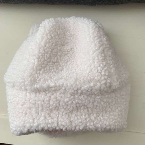 Adorable Fleece Winter Hat for Baby! - Picture 4 of 7
